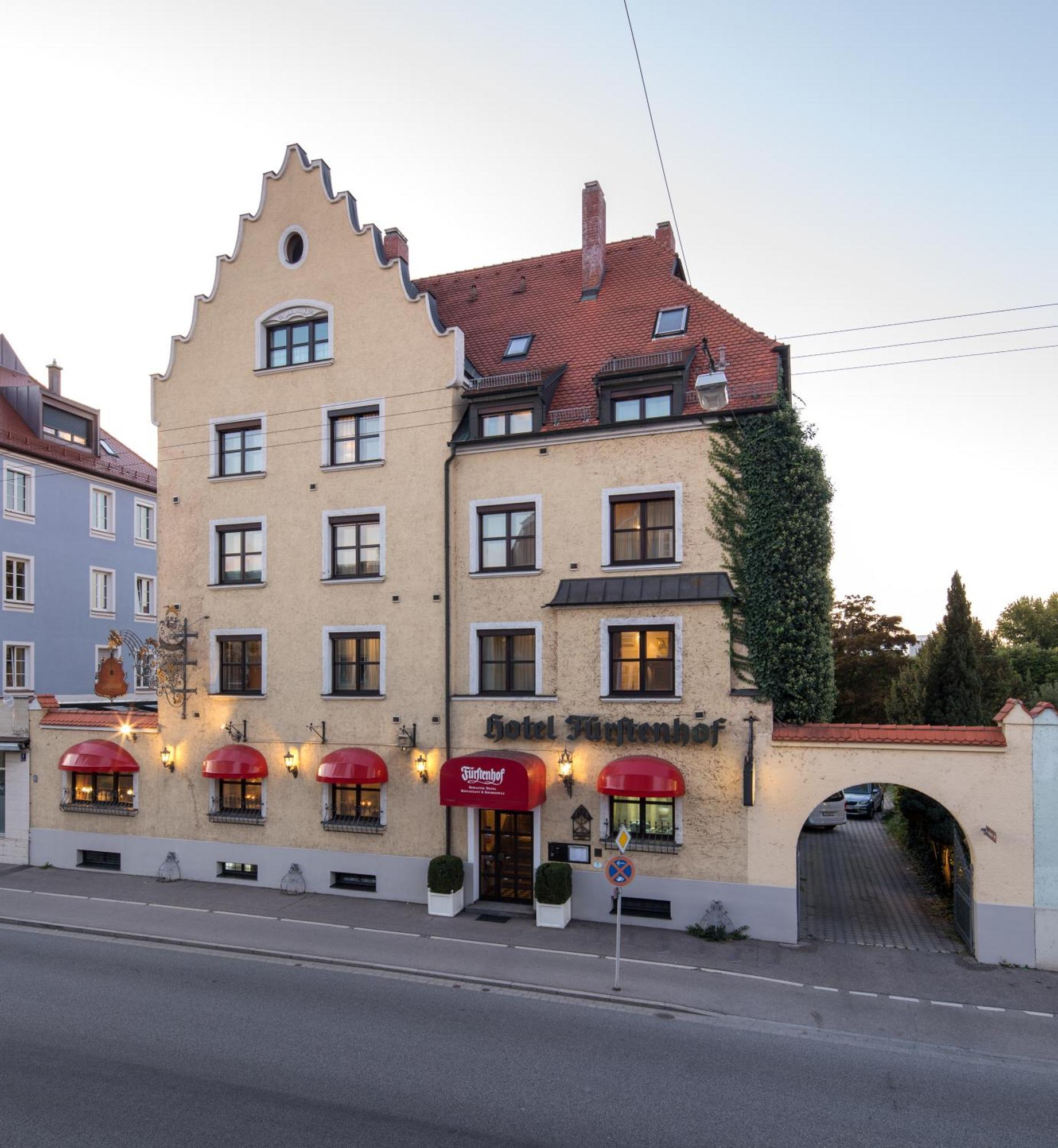 Romantik Hotel Fuerstenhof Landshut Exterior photo